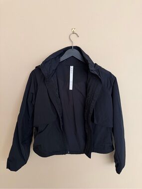 Lululemon Black Hooded Windbreaker Stowable Hood - Size 2 - Like New